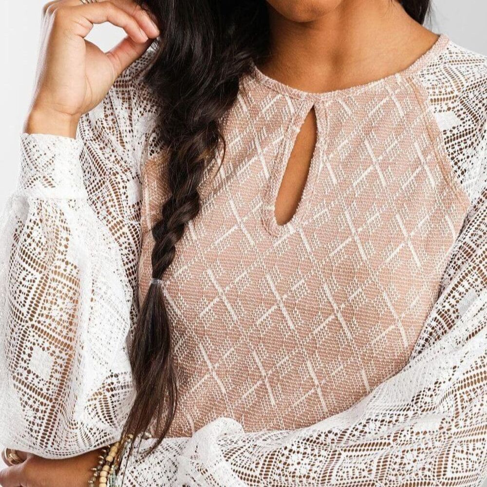 NEW Gimmicks Top Multicolor Women Size S Lace Sleeve Textured Front Keyhole